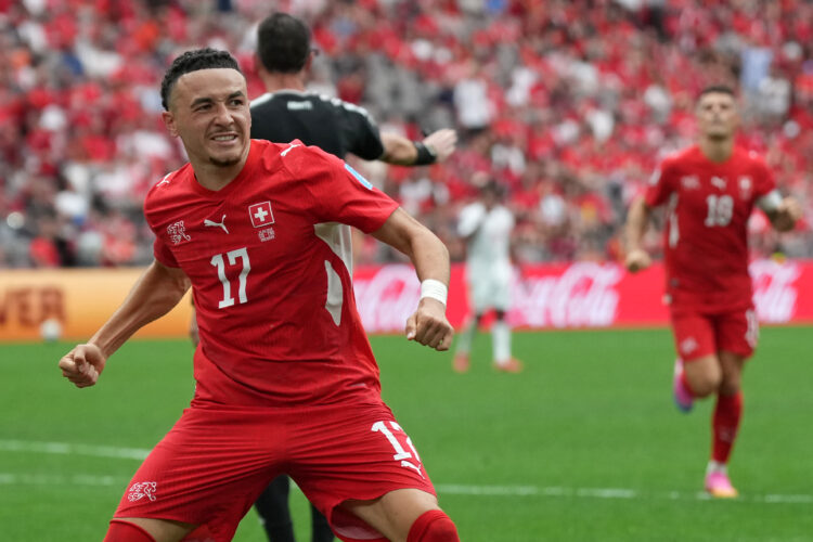 Switzerland wins to advance in World Cup